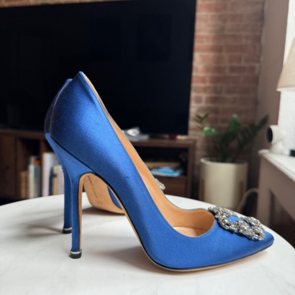 Manolo Blahnik Blue Satin Embellished Pumps - Picture 5 of 7